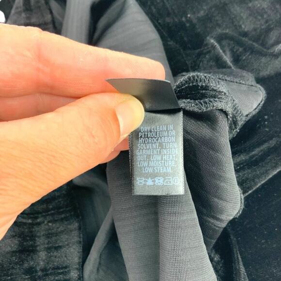 St John Crushed Velvet Top Black Size Medium NWOT $695 MSRP - Picture 7 of 9